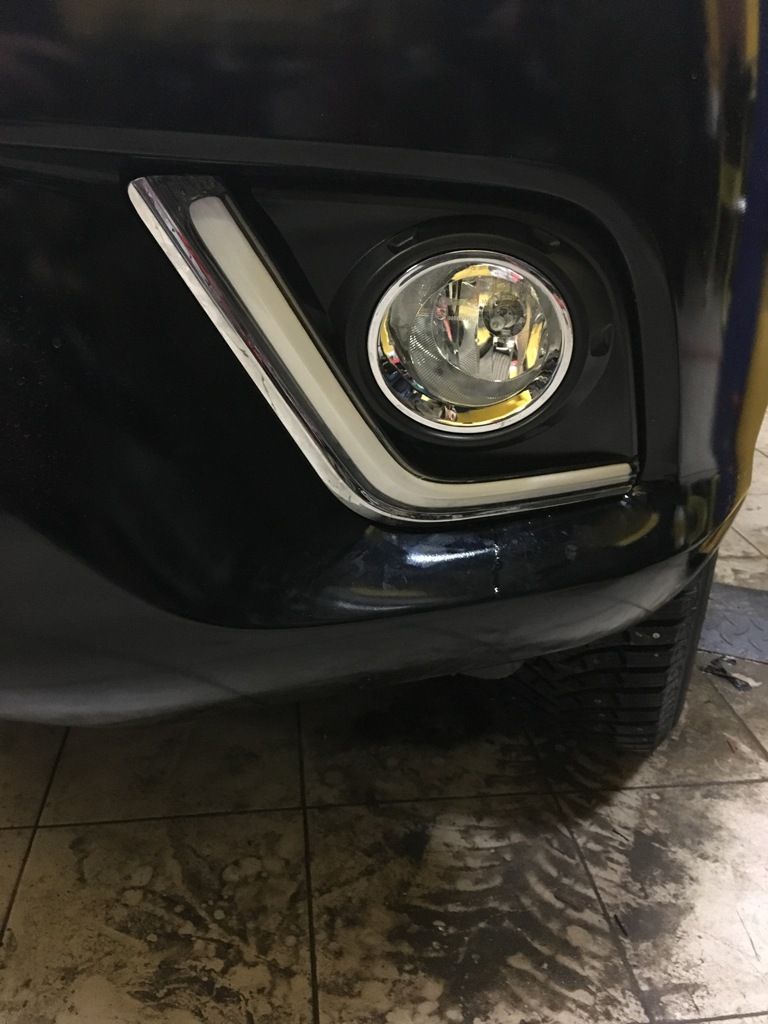 Toyota Hilux / Дневные ходовые огни / Дневные (неоновые) ходовые огни