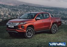 Порог-площадка "Black"  - Mitsubishi L200 2015-2024 - Пороги