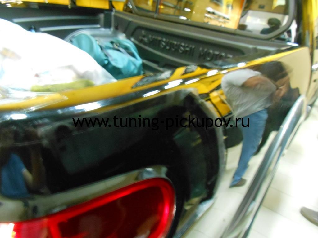 Оклейка бортов грузового отсека - Toyota Hilux 2011-2015 - Оклейка плёнкой, тонировка - 
