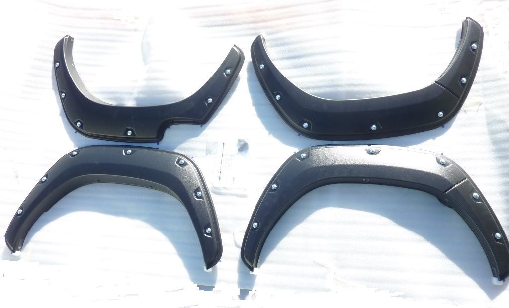 Toyota Hilux / Расширители колесных арок / Расширители колесных арок