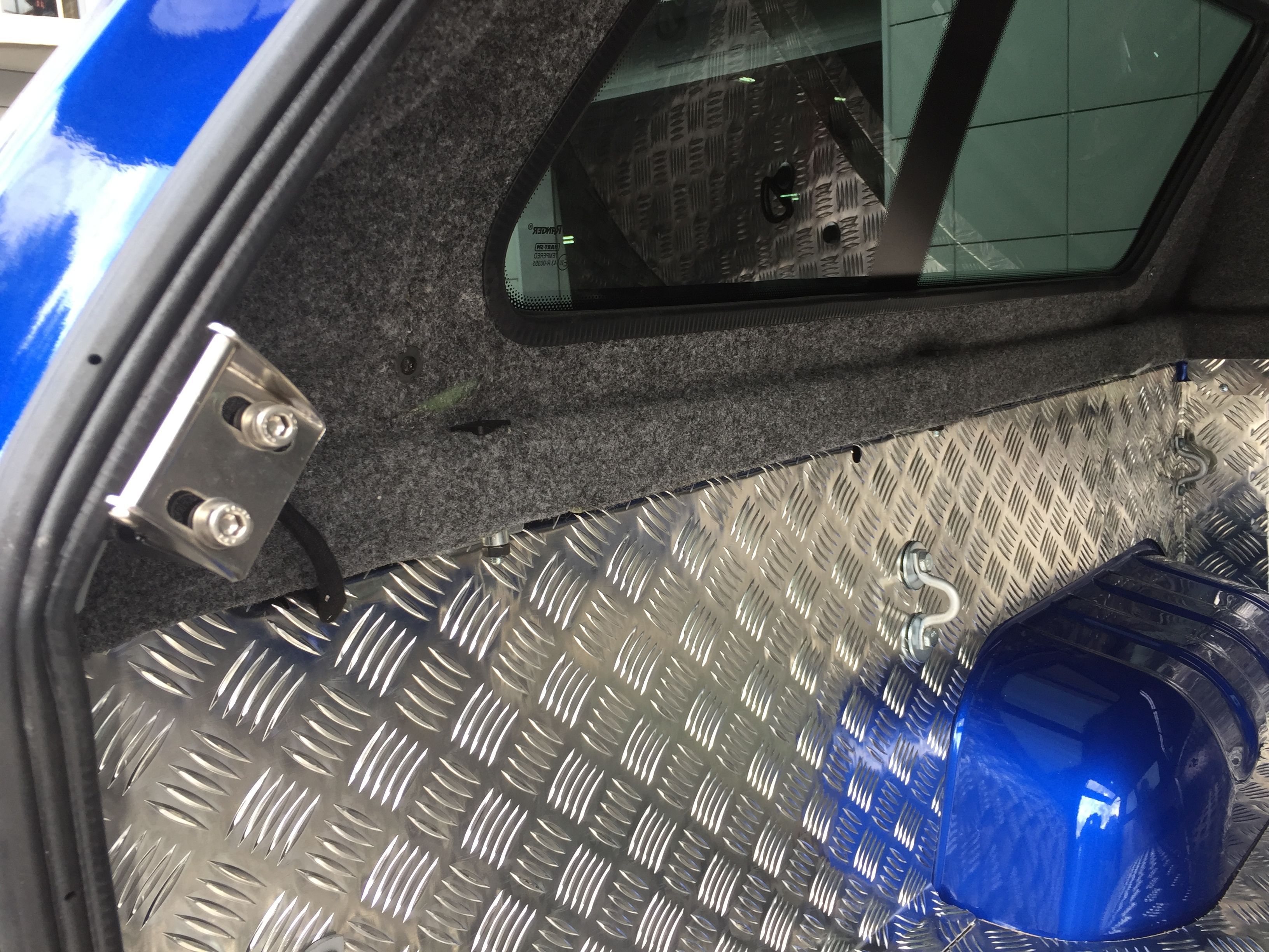 Toyota Hilux / Вставка (вкладыш) в кузов / Вкладыш в кузов под борт алюминиевый (комплект)