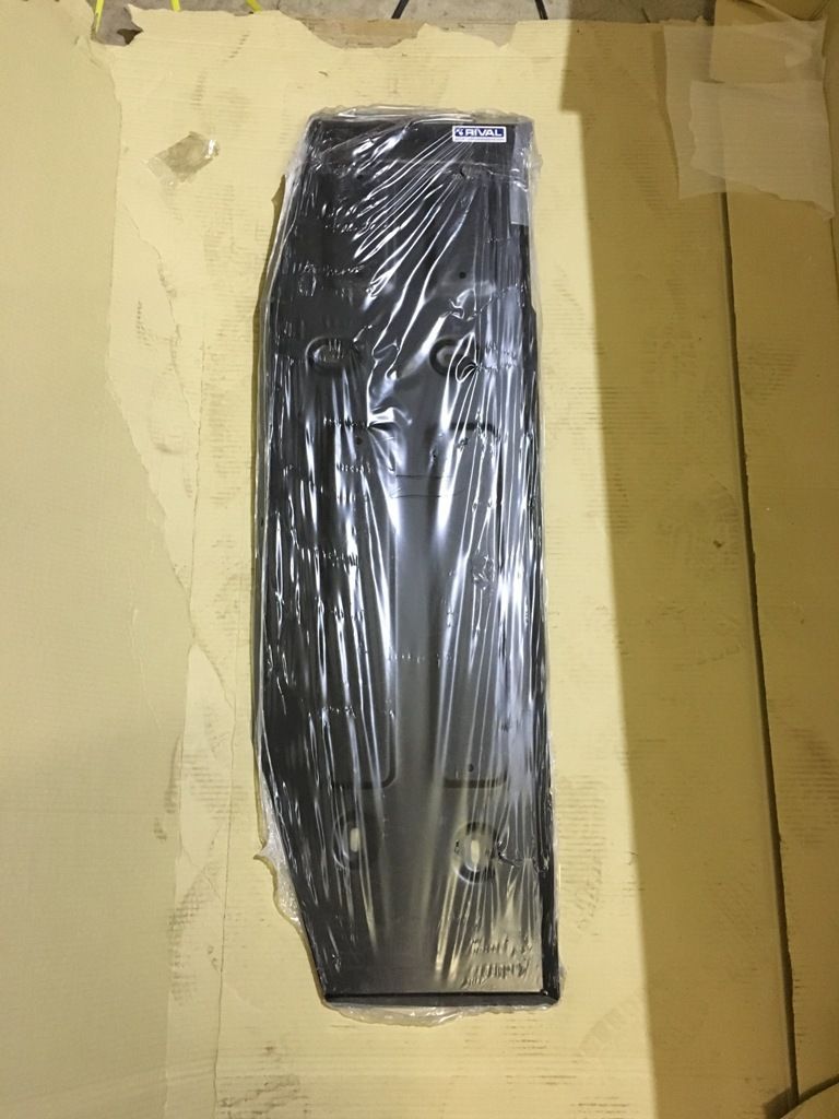 Toyota Hilux / Защита ДВС, РК, КПП, Т.Б. / Защита бака (Сталь)