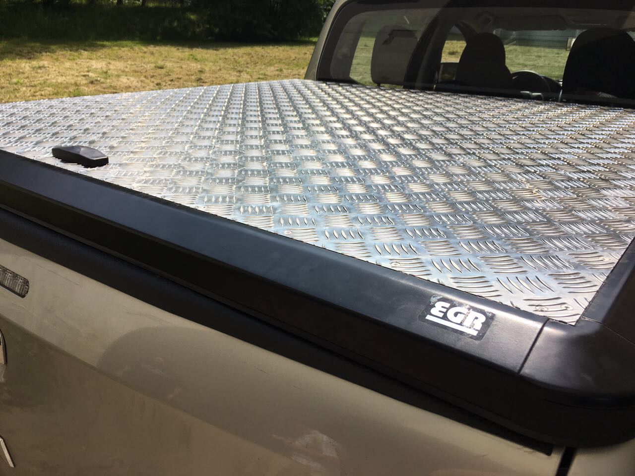 Mitsubishi / L200 2015-2024 / Крышки кузова / Крышка ALUMINIUM TONNEAU COVER