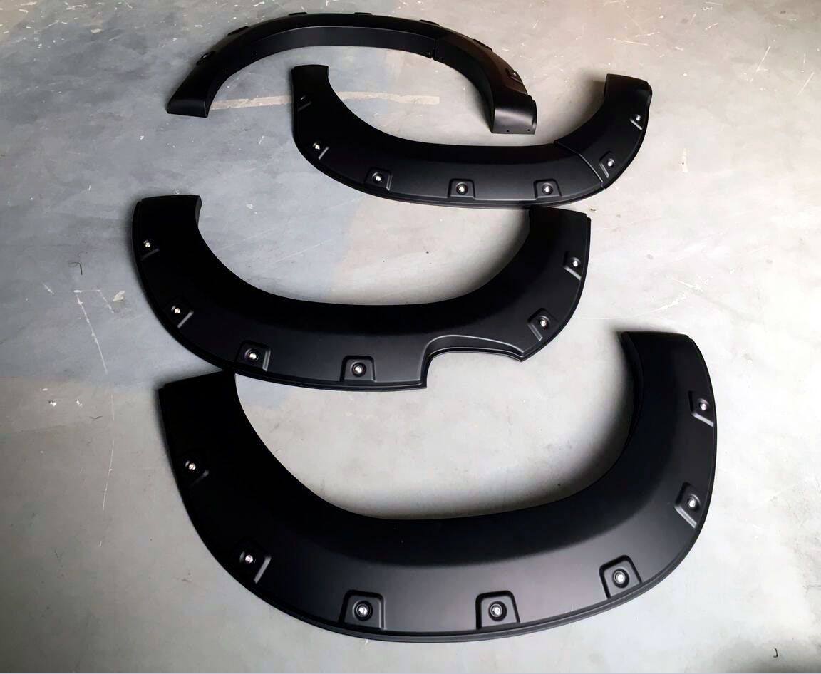 Toyota Hilux / Расширители колесных арок / Расширители колесных арок