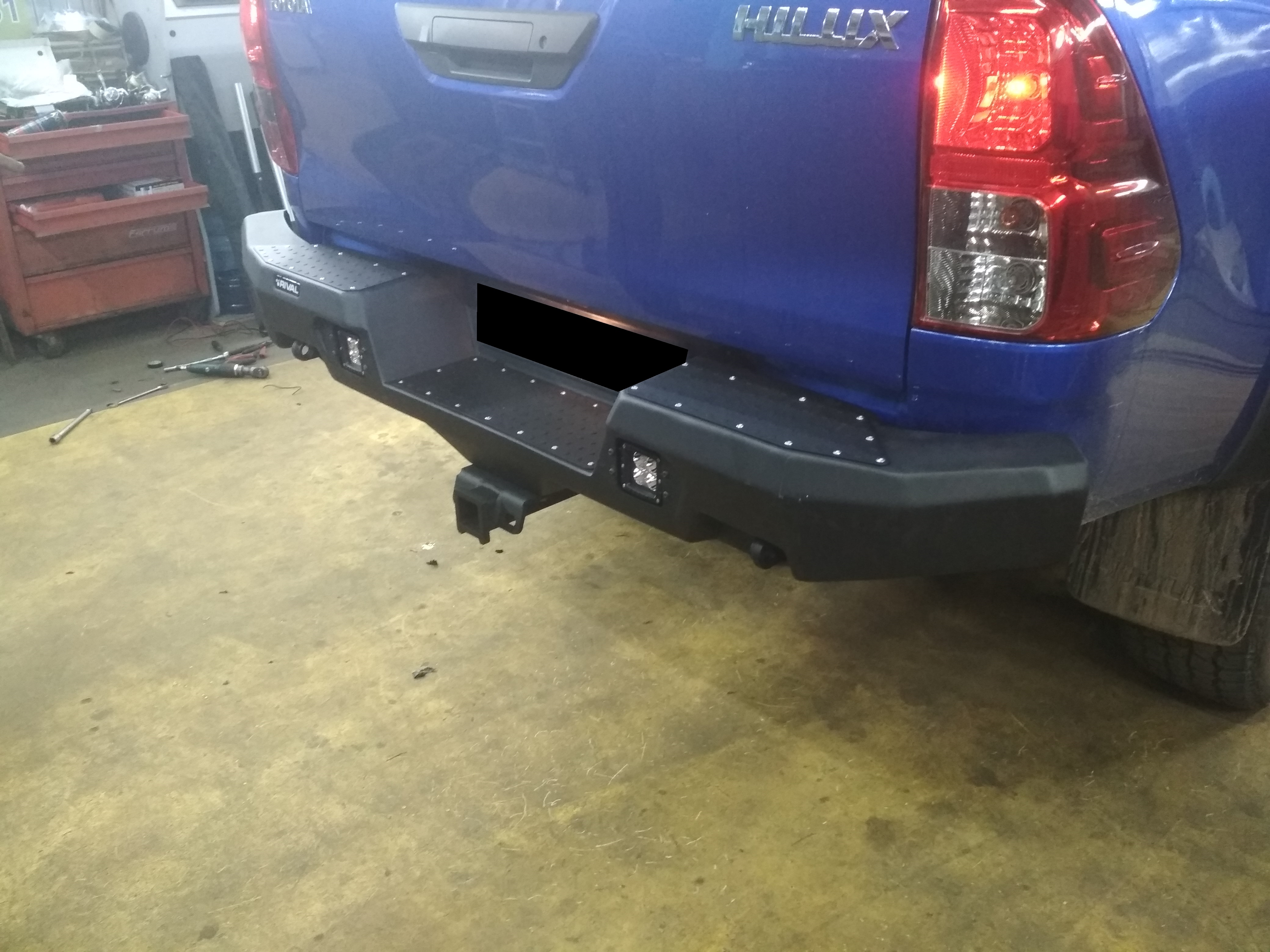 Toyota Hilux / Бампер задний / Бампер задний алюминиевый