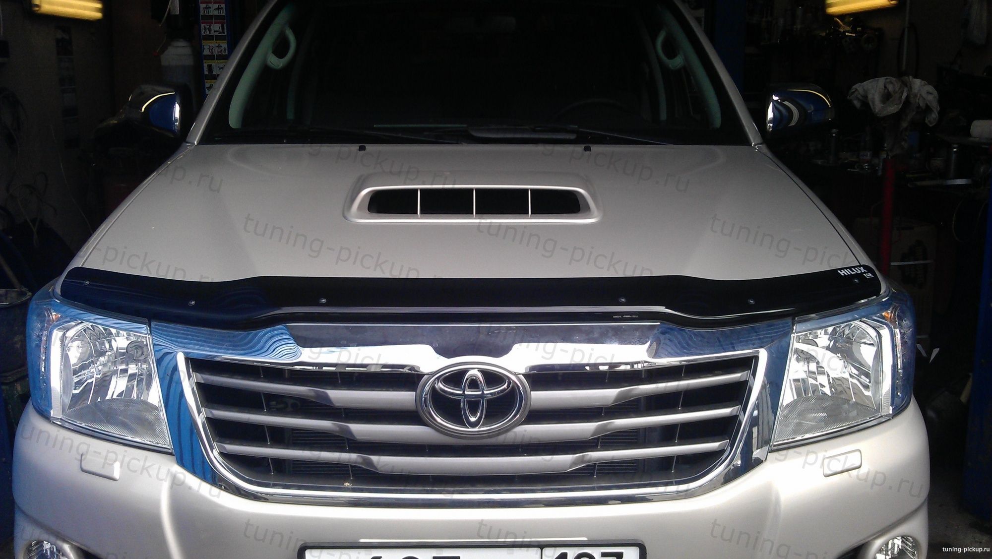 Дефлектор капота EGR - Toyota Hilux 2011-2015 - Дефлекторы