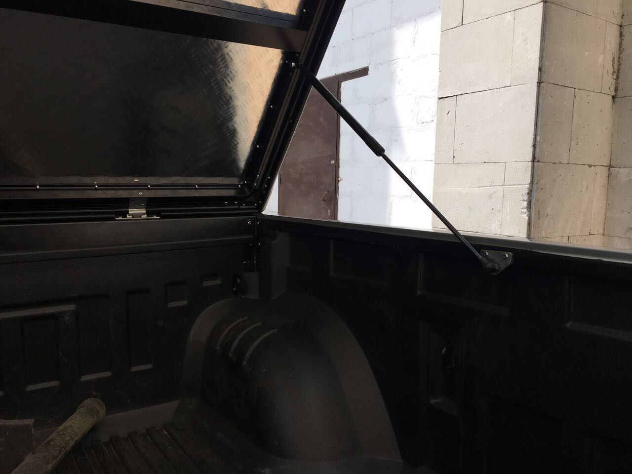 Mitsubishi / L200 2015-2024 / Крышки кузова / Крышка ALUMINIUM TONNEAU COVER