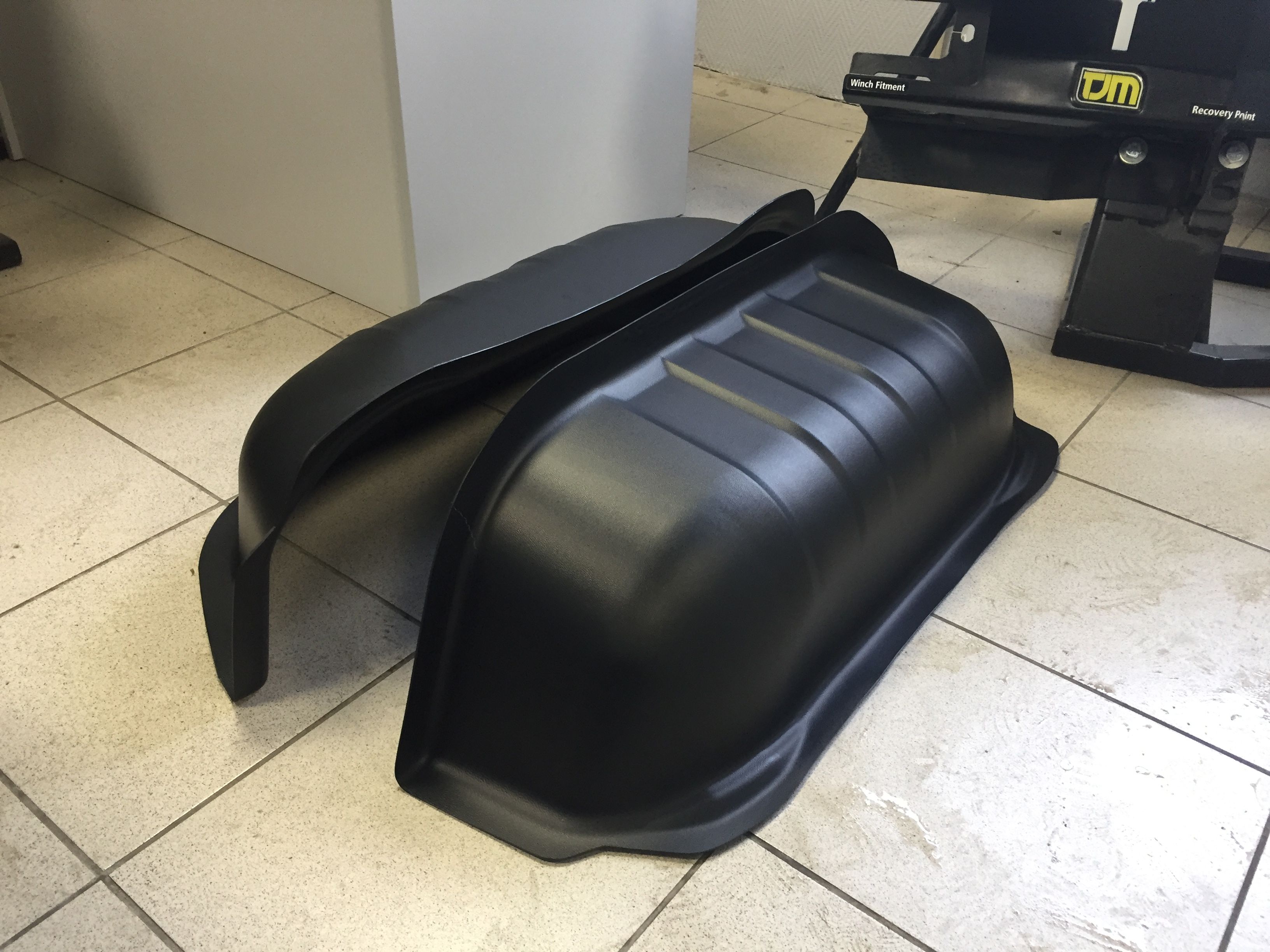 Toyota Hilux / Вставка (вкладыш) в кузов / Защита колесных арок кузова (оригинал)