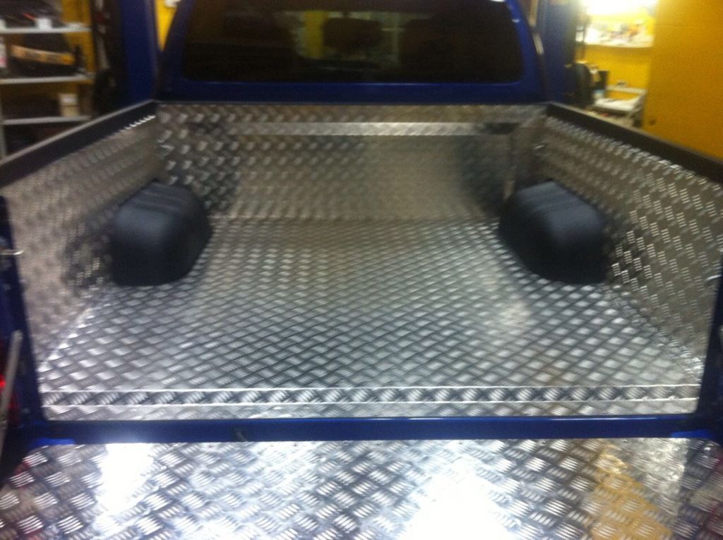 Toyota Hilux / Вставка (вкладыш) в кузов / Вкладыш в кузов под борт алюминиевый (комплект)