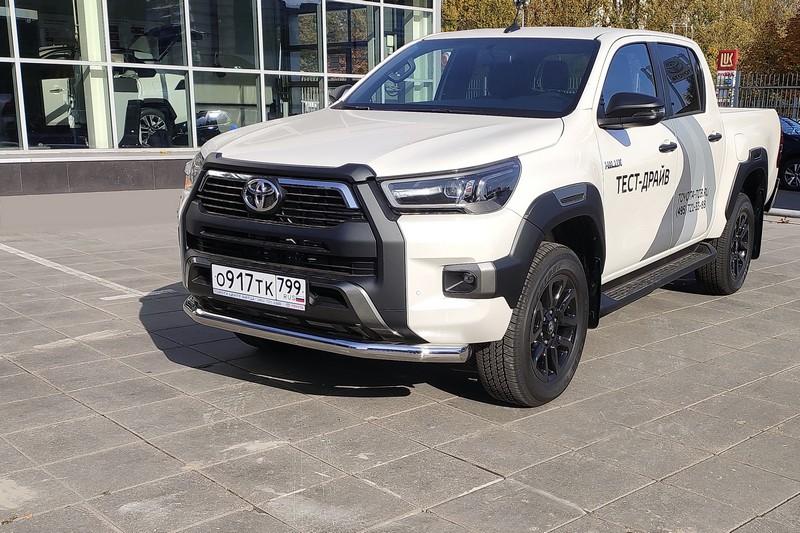 Toyota Hilux / Защита переднего бампера / Защита передняя нижняя 76,1 мм ONYX