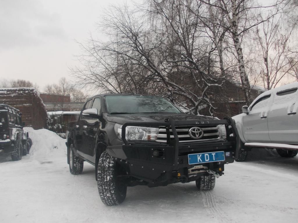 Toyota Hilux / Бампер передний / Бампер передний силовой со съёмным кенгурином