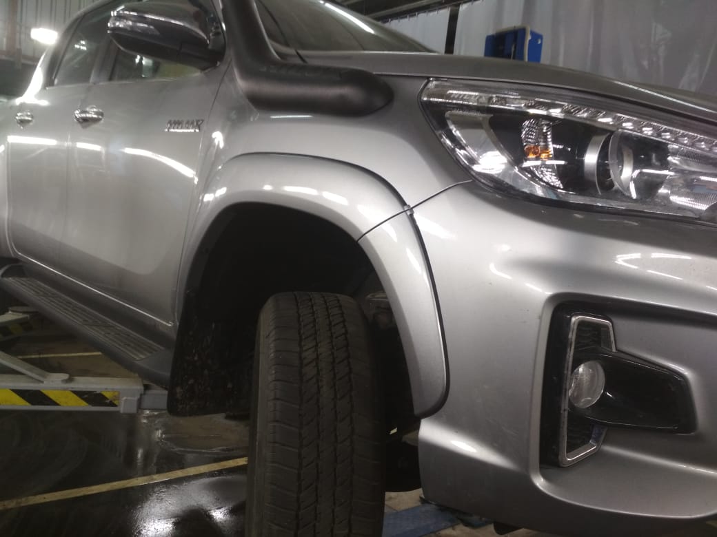 Toyota Hilux / Расширители колесных арок / Расширители колесных арок (оригинал)