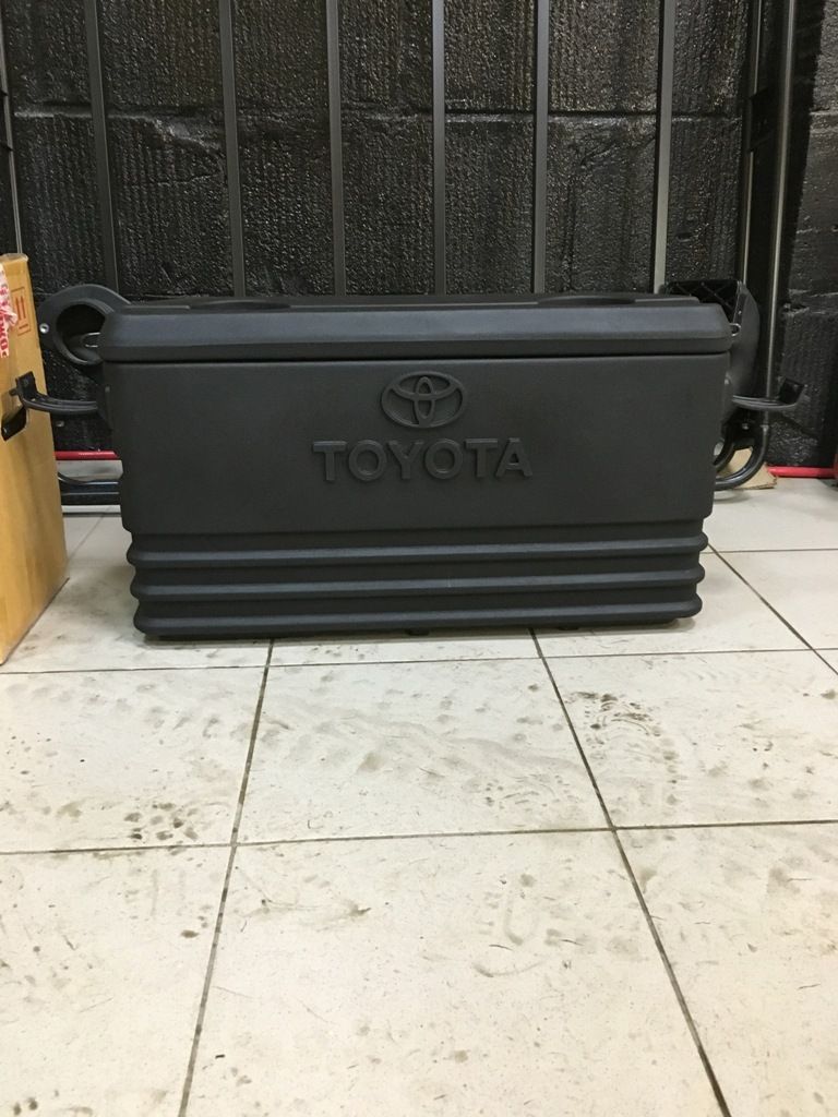 Боковой ящик оригинальный  в кузов - Toyota Hilux 2015-2022 - Ящик в кузов