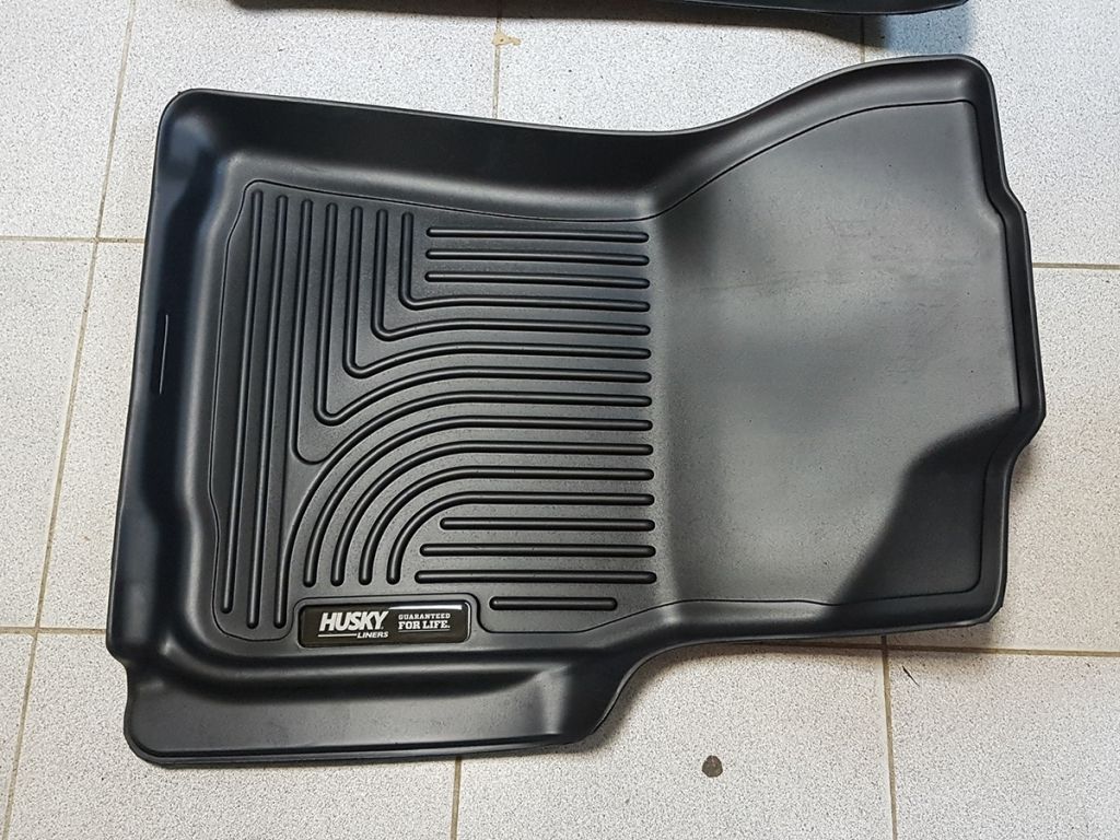 Toyota Hilux / Коврики / Комплект ковриков в салон WeatherBeater™ цвет черный