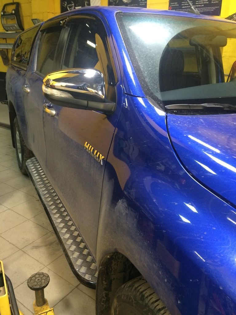 Toyota Hilux / Пороги / Пороги усиленные