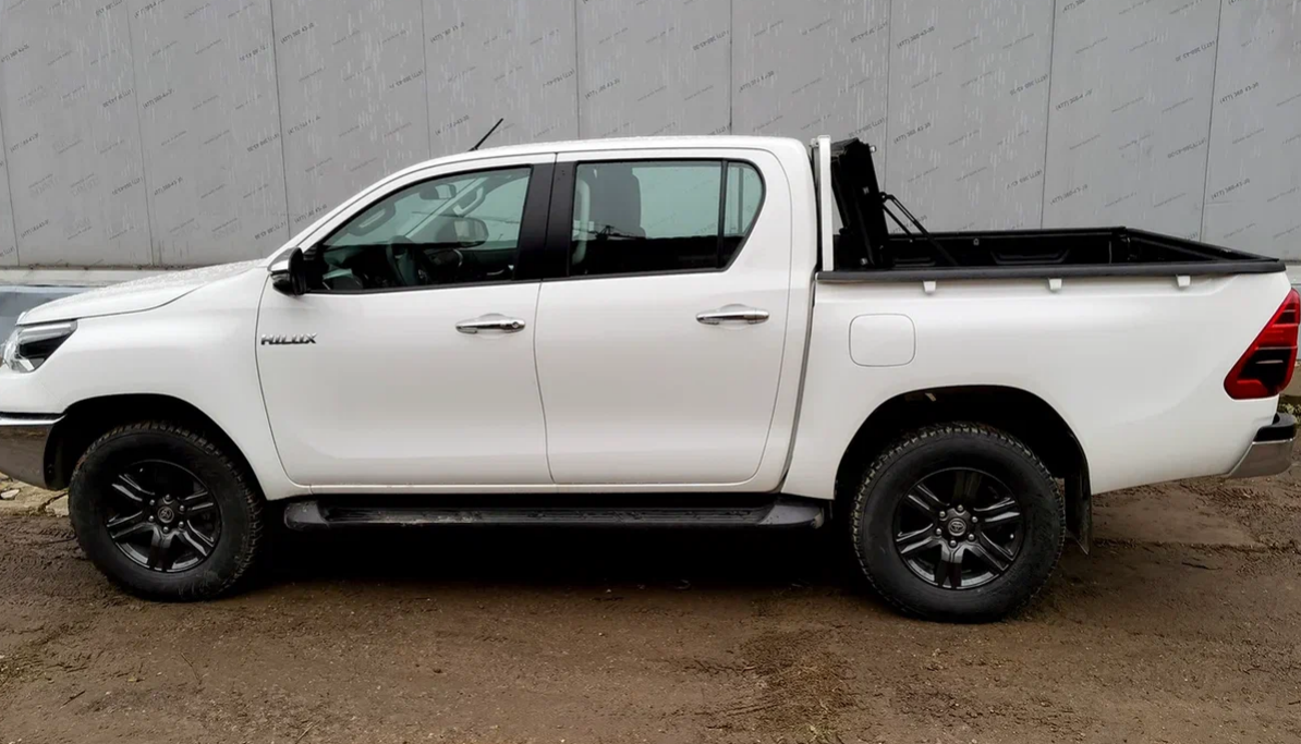 Крышка 4-х секционная  (Арабская версия Hilux) Toyota Hilux 2015-2024