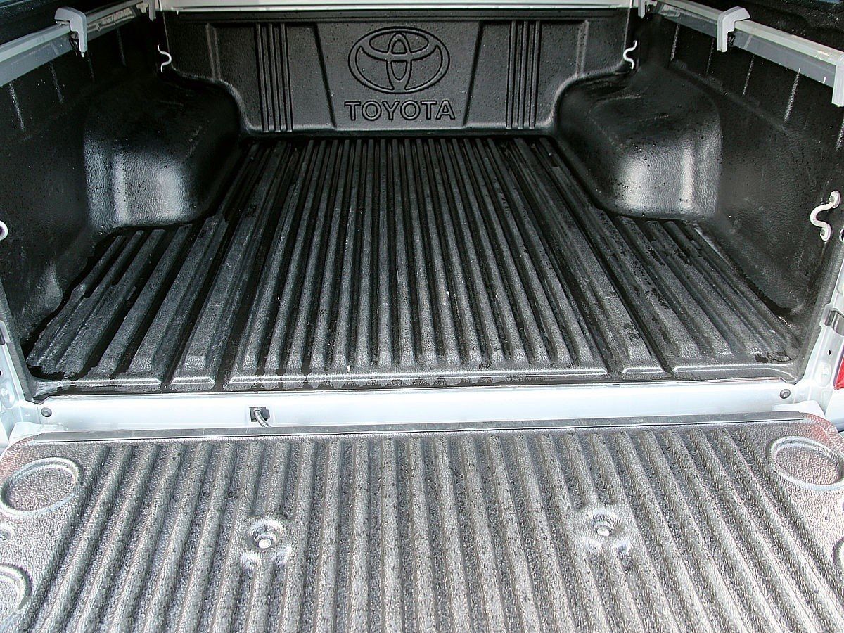 Toyota Hilux / Вставка (вкладыш) в кузов / Вкладыш в кузов под борт (оригинал)