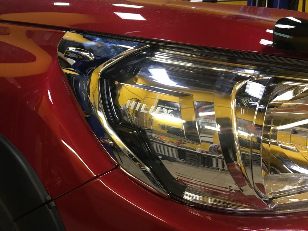 Окантовка головной оптики, хром  - Toyota Hilux 2015-2024 - Молдинги