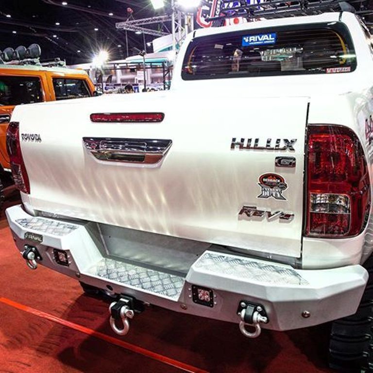 Toyota Hilux / Бампер задний / Бампер задний алюминиевый