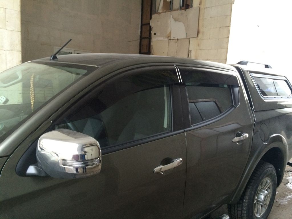 Дефлекторы боковых окон - Mitsubishi L200 2015-2024 - Дефлекторы