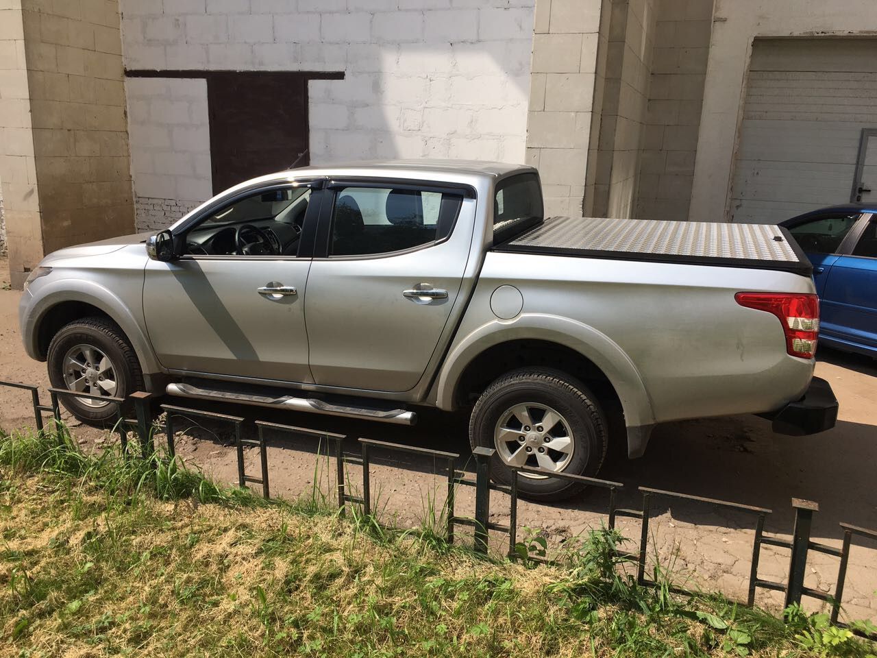 Mitsubishi / L200 2015-2024 / Крышки кузова / Крышка ALUMINIUM TONNEAU COVER