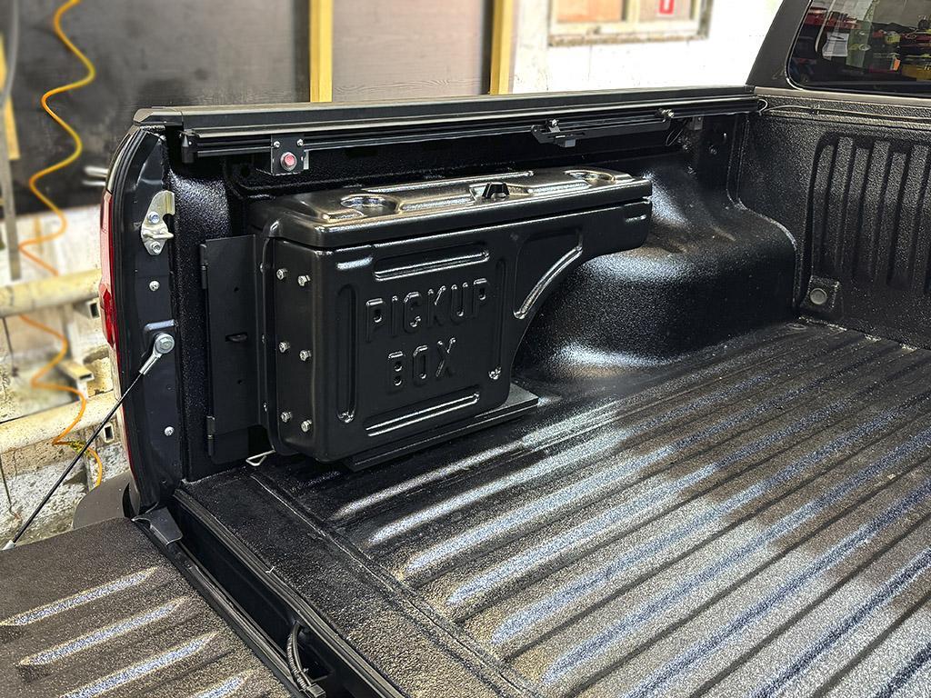 Mitsubishi / L200 2024- / Ящик поворотный