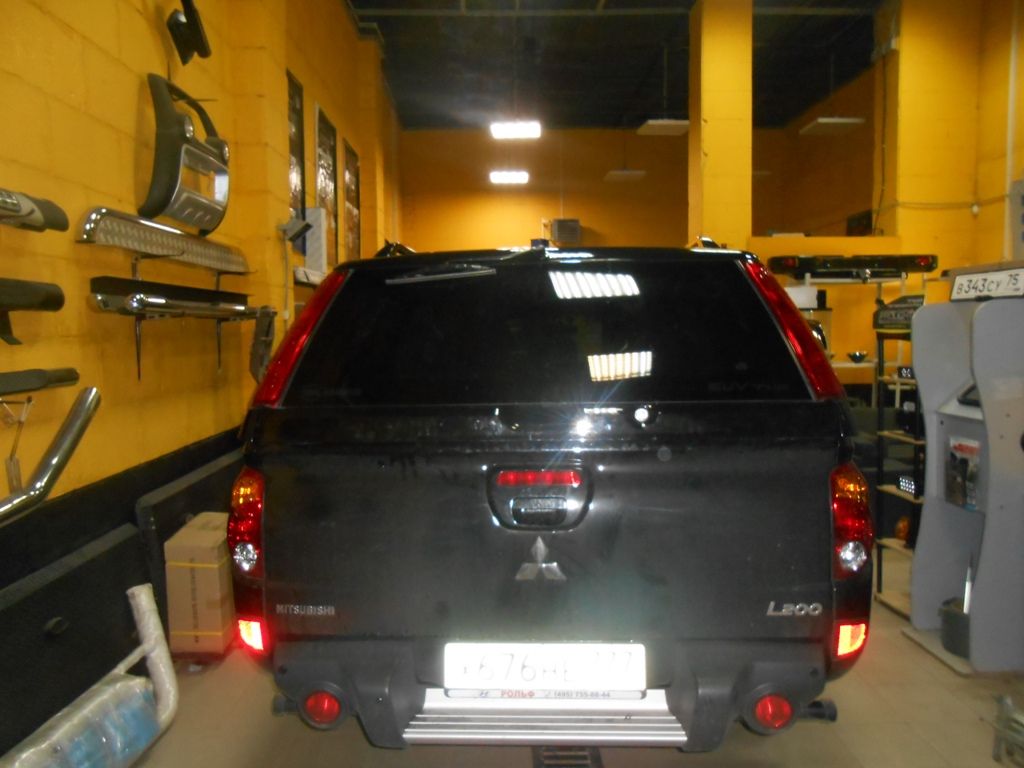 Кунг SUV PLUS V4 + доп стоп сингалы + стеклоочиститель Triton LONG - Mitsubishi L200 2006-2015 - Кунги