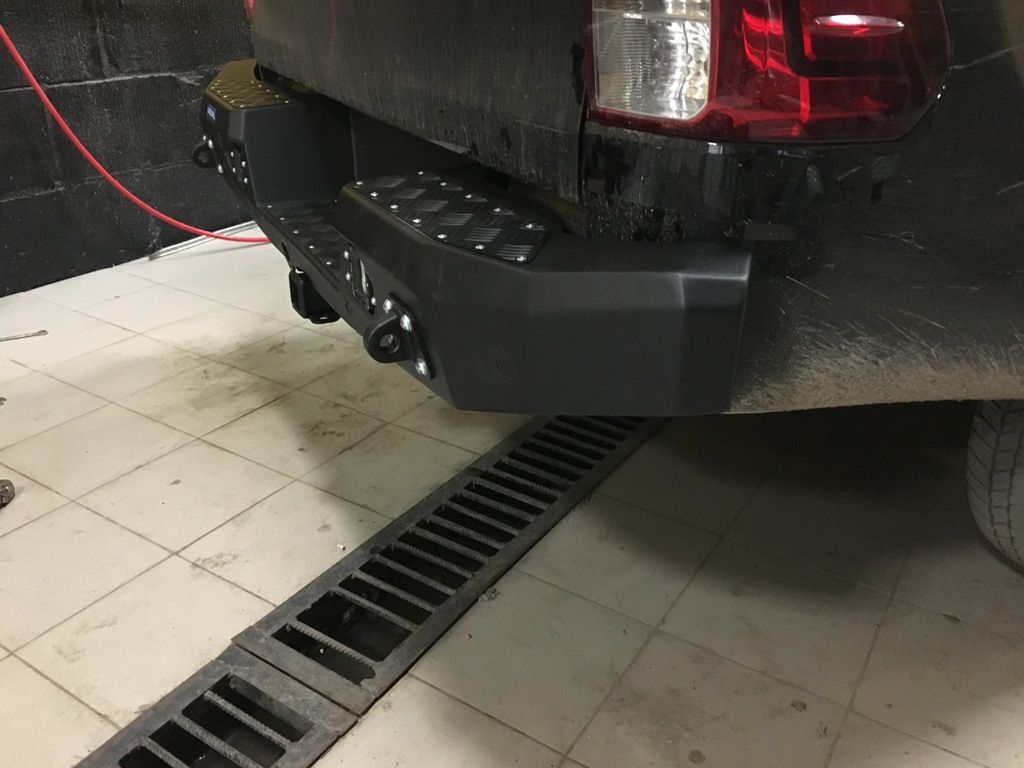 Toyota Hilux / Бампер задний / Бампер задний алюминиевый