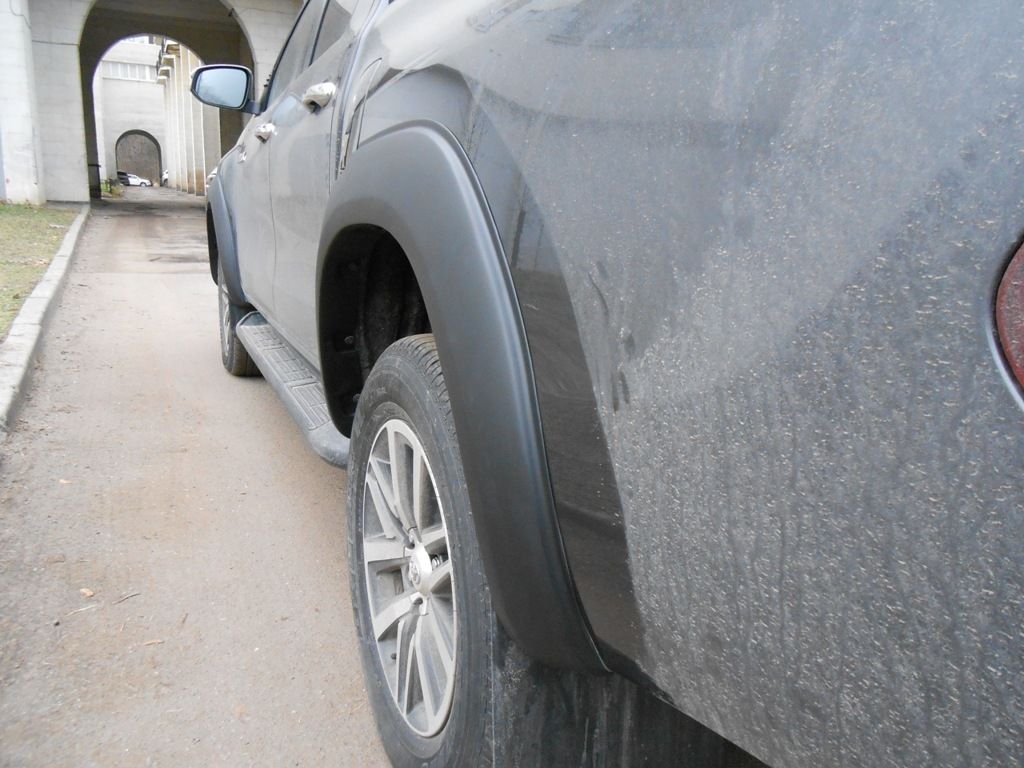 Toyota Hilux / Расширители колесных арок / Расширители колесных арок TRD STYLE