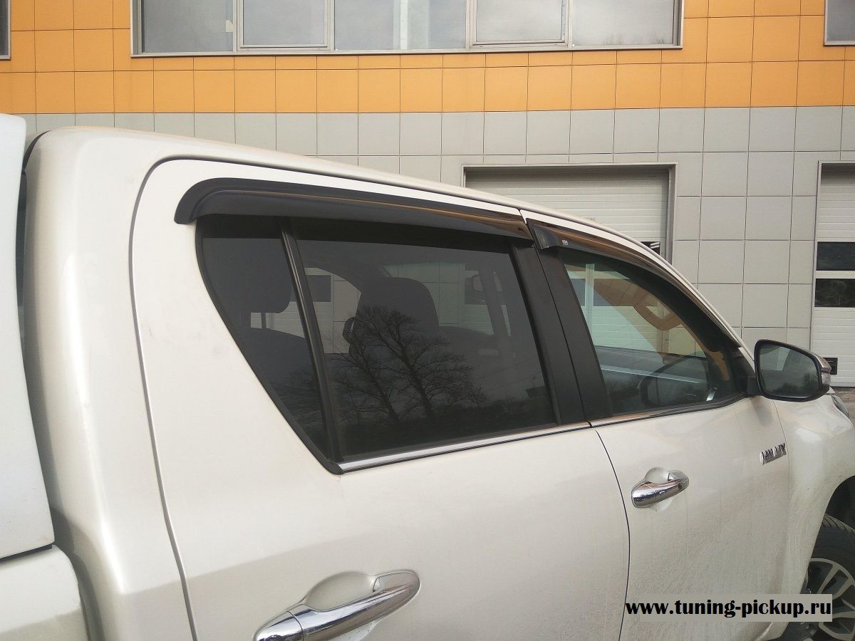 Дефлекторы боковых окон - Toyota Hilux 2015-2022 - Дефлекторы - 