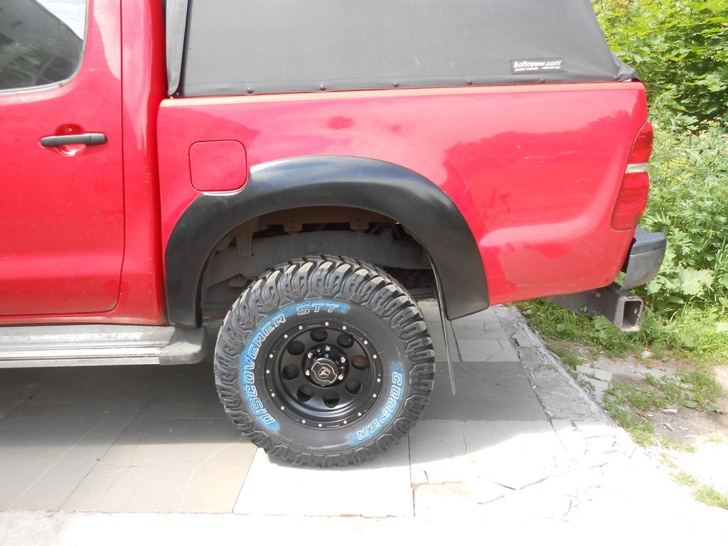 Расширители колесных арок - Toyota Hilux 2011-2015 - Расширители колесных арок - 
