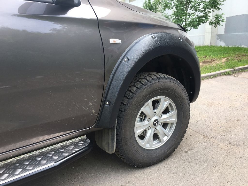 Mitsubishi / L200 2015-2024 / Расширители колесных арок / Расширители колесных арок OE-style
