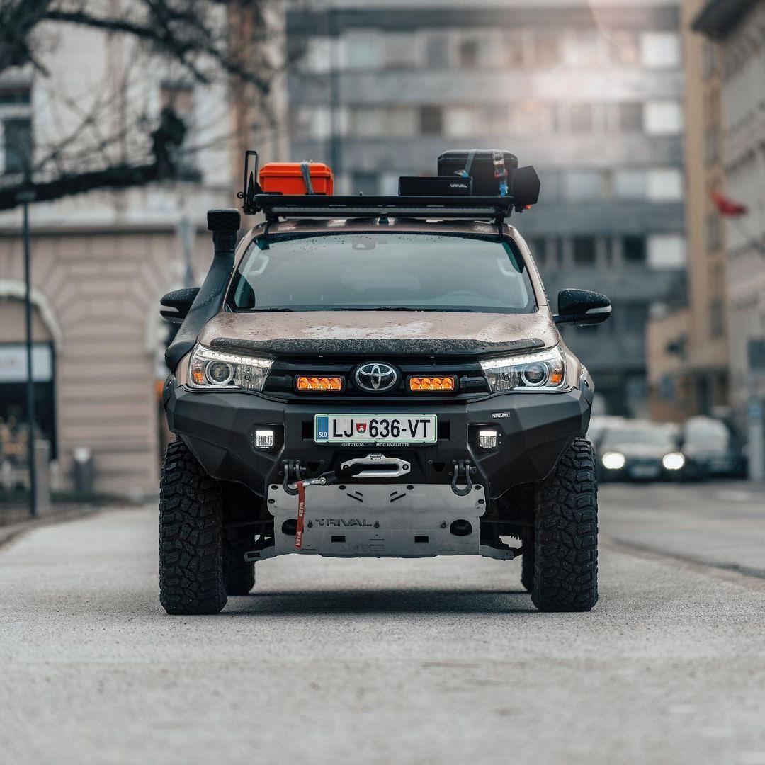Багажник алюминиевый (платформа с креплением) 1235×1430  - Toyota Hilux 2015-2024 - Багажник экспедиционный - 