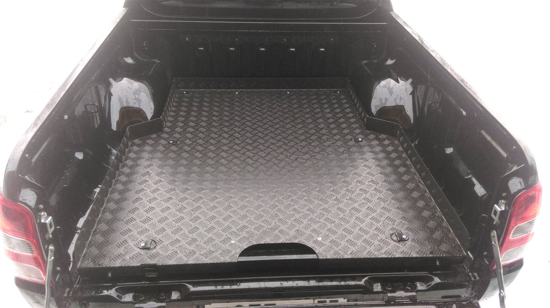 Mitsubishi / L200 2015-2024 / Выкатная платформа / Выкатная платформа