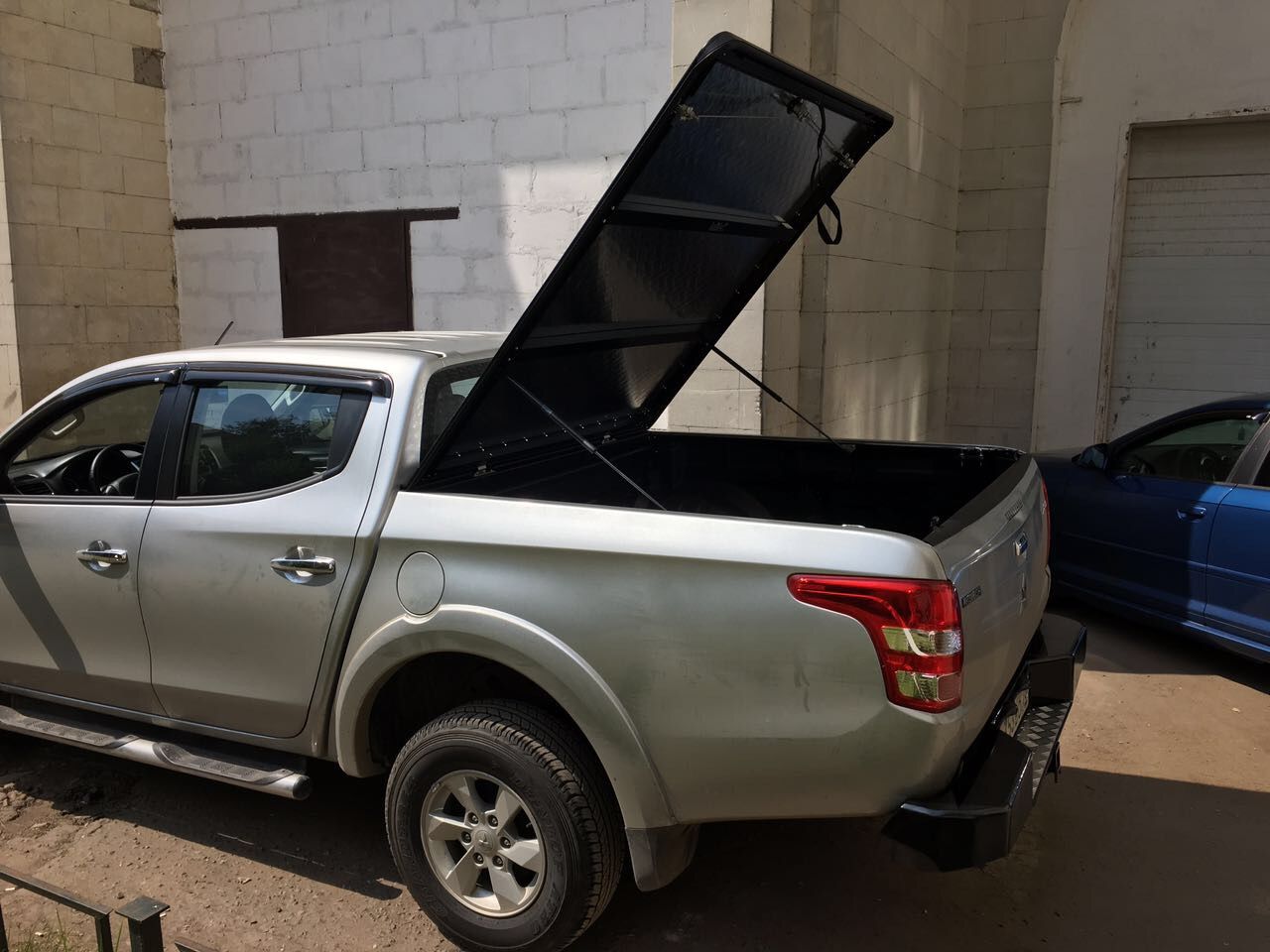 Mitsubishi / L200 2015-2024 / Крышки кузова / Крышка ALUMINIUM TONNEAU COVER