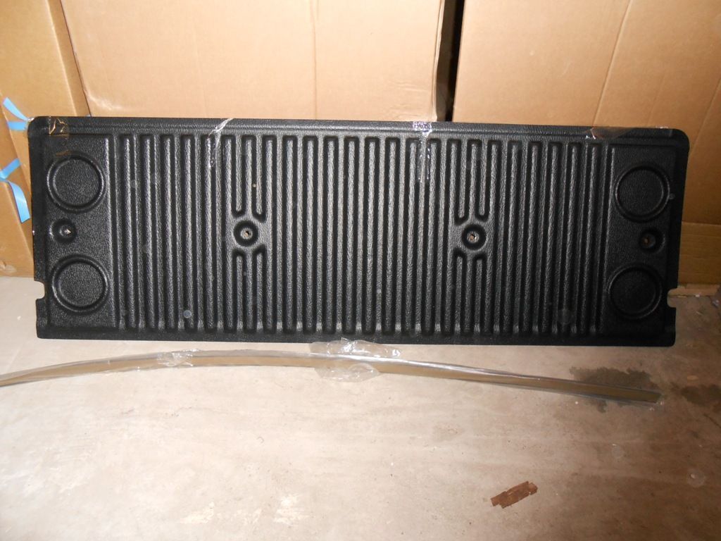 Toyota Hilux / Вставка (вкладыш) в кузов / Вкладыш в кузов под борт (оригинал)