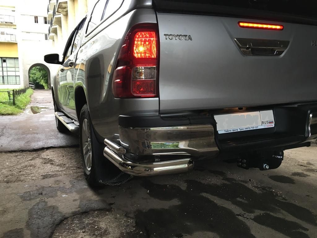 Toyota Hilux / Защита заднего бампера / Защита заднего бампера уголки d76/42 двойные