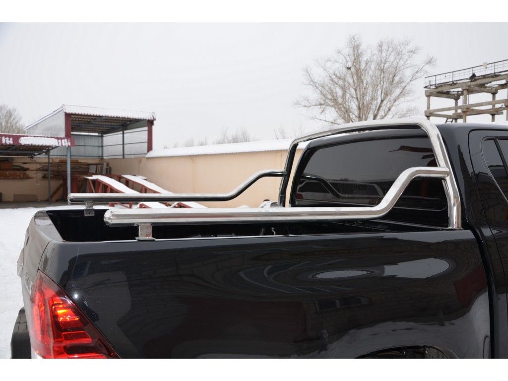 Toyota Hilux / Защитные дуги / Дуга в кузов 60х53 мм