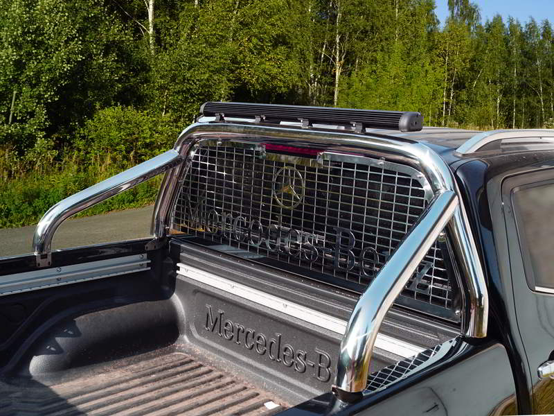 Дуга в кузов с защитой заднего стекла 76,1 мм со светодиодной фарой - Mercedes X-Class - Защитные дуги - 