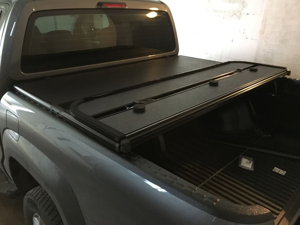 Жесткая трехсекционная крышка  - Volkswagen Amarok - Крышка кузова - 