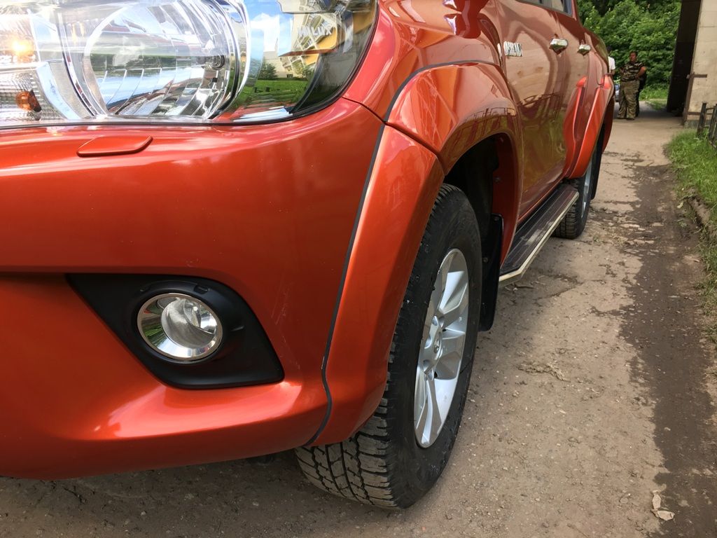 Toyota Hilux / Расширители колесных арок / Расширители колесных арок