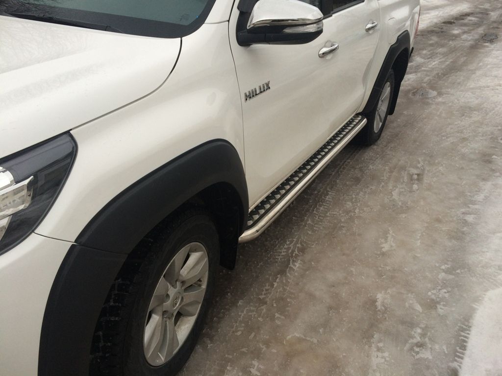 Пороги с листом d-60 - Toyota Hilux 2015-2024 - Пороги - 