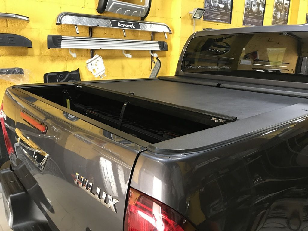 Крышка  Toyota Hilux 2015-2024