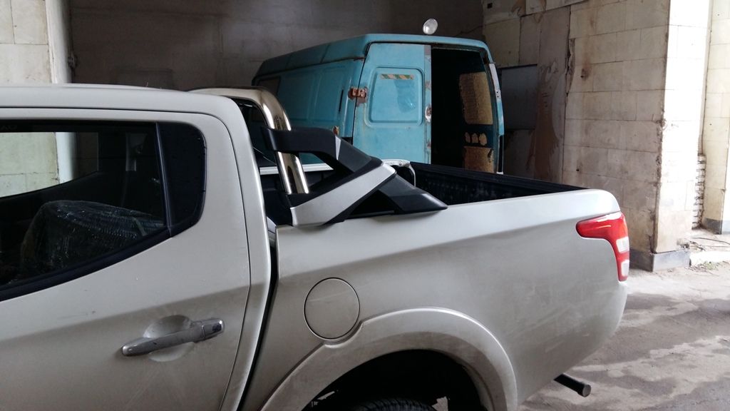 Mitsubishi / L200 2015-2024 / Защитные дуги в кузов / Дуга безопасности кузова пикапа