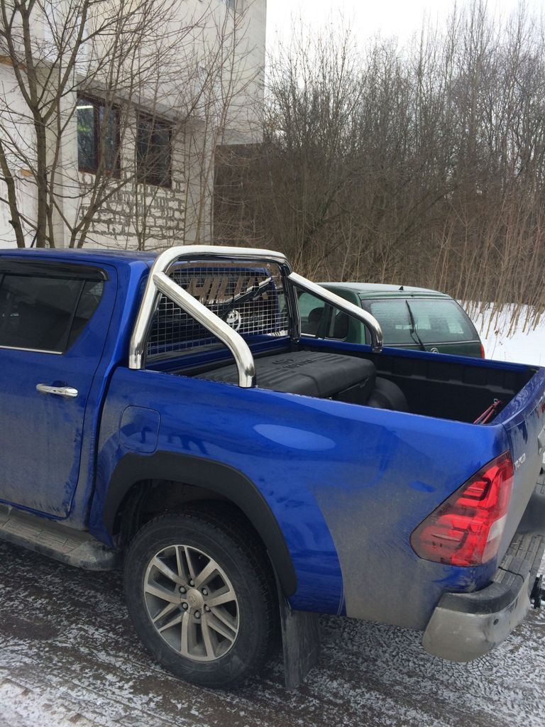 Toyota Hilux / Защитные дуги / Дуга в кузов с защитой заднего стекла 76,1 мм.
