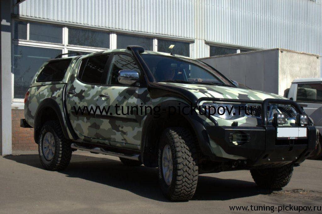 Toyota Hilux / Оклейка плёнкой, тонировка / Оклейка виниловой пленкой