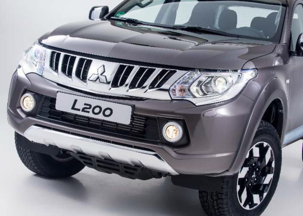 Накладка переднего бампера - Mitsubishi L200 2015-2024 - Хромированные накладки 