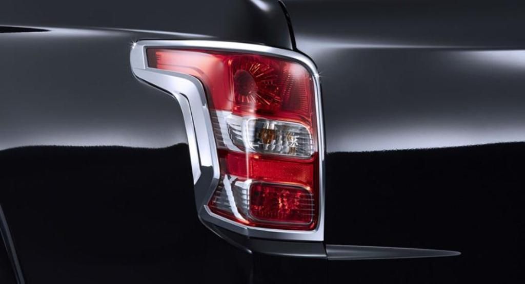 Окантовка задних фонарей - Mitsubishi L200 2015-2024 - Хромированные накладки 