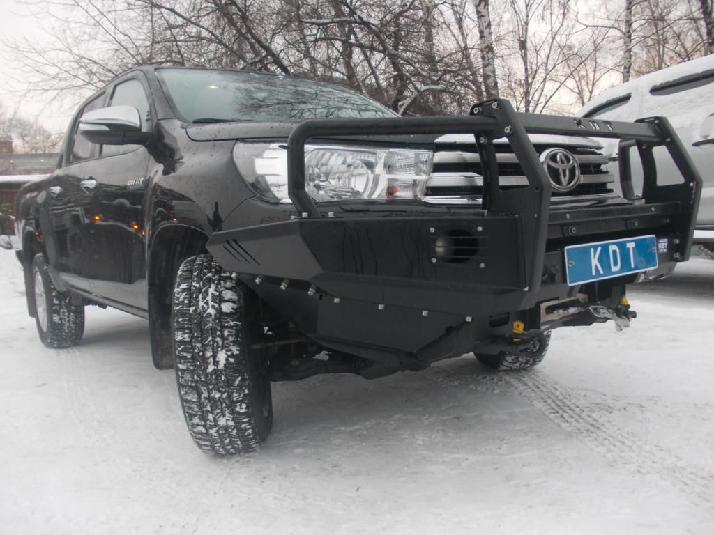Toyota Hilux / Бампер передний / Бампер передний силовой со съёмным кенгурином