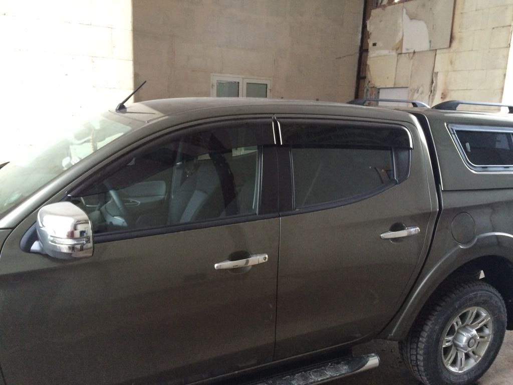 Дефлекторы боковых окон - Mitsubishi L200 2015-2024 - Дефлекторы - 